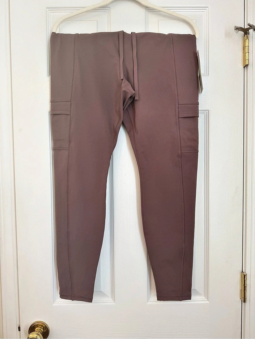 Athleta Rainier Cargo Tight Cargo Leggings in Brown Size Large NWT